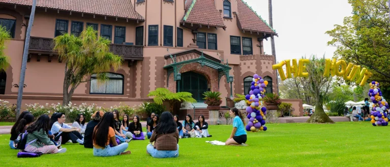 Mount Saint Mary’s University Review: Biểu tượng giáo dục và quyền năng phụ nữ tại Los Angeles