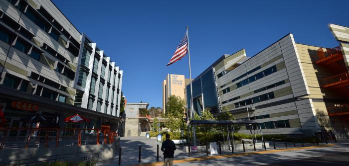 West Los Angeles College Review 2026: Lộ trình du học Mỹ chi phí thấp, thế mạnh ngành Hàng không và tỷ lệ chuyển tiếp UCLA cao tại Culver City.