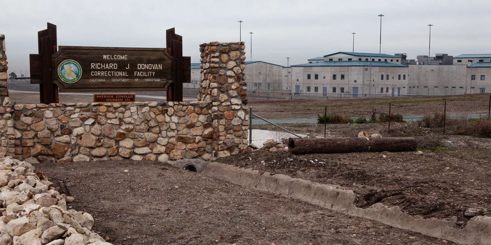 Review R.J. Donovan Correctional Facility: Phía sau hàng rào an ninh và nỗ lực cải tạo 2026